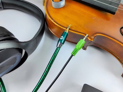 音箱讯号线分成强讯号线、弱讯号线与规范讯号线